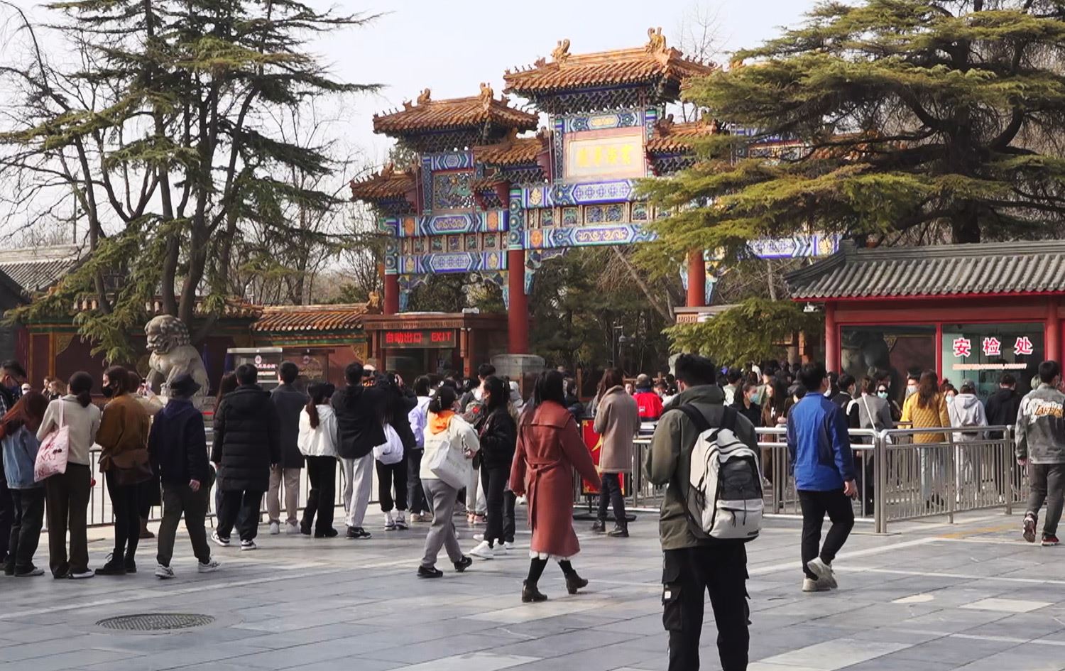 لە چین رێکارەکانی کۆرۆنا هەڵگیران و پێدانی ڤیزەش دەستیپێکردووەتەوە