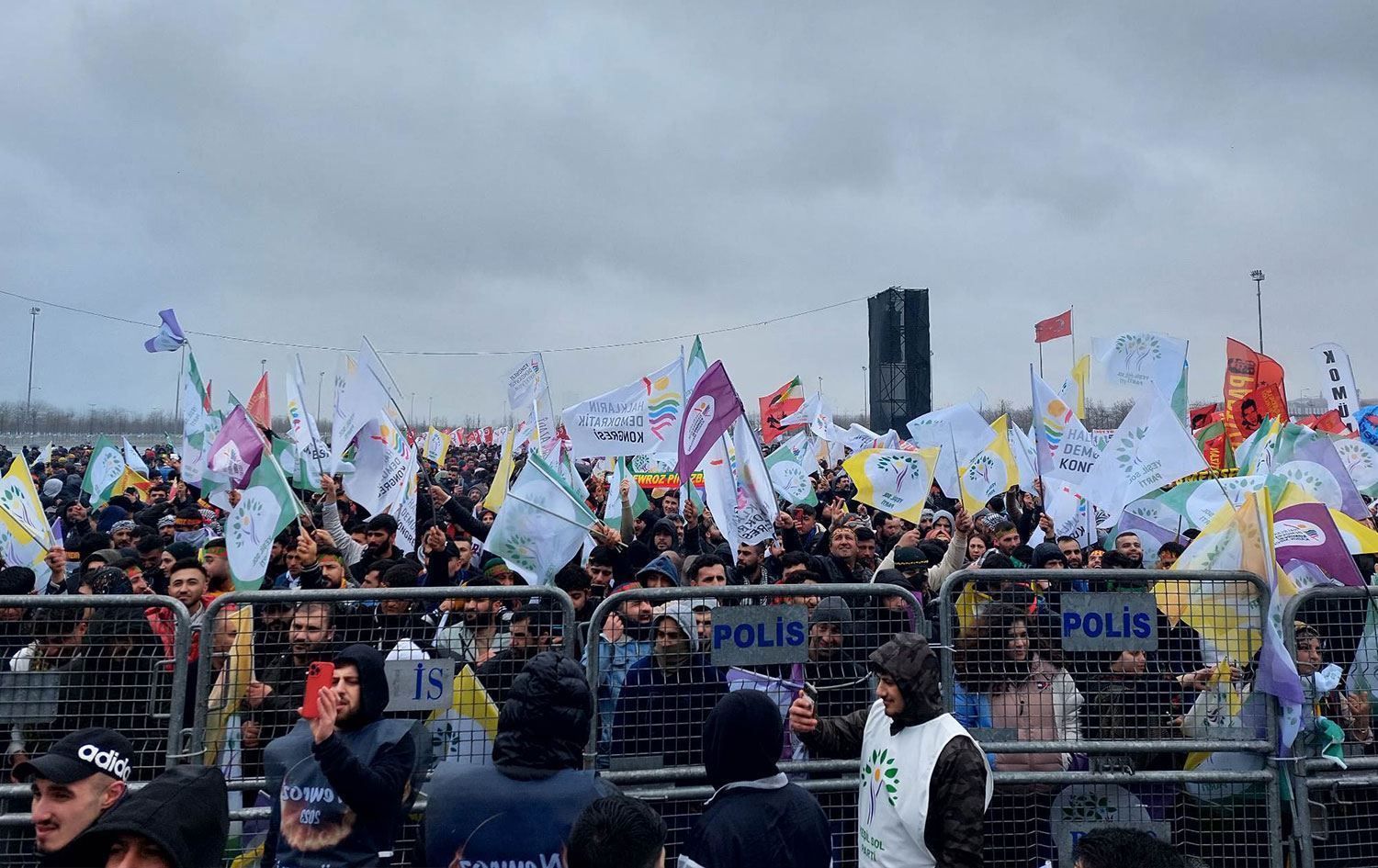 Di Newroza Stenbolê de 224 kes hatin desteserkirin