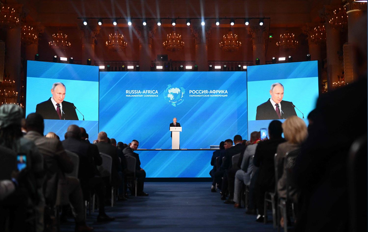 پووتین: ئامادەین بەبێ بەرامبەر دانەوێڵە بدەینە ئەفریقا