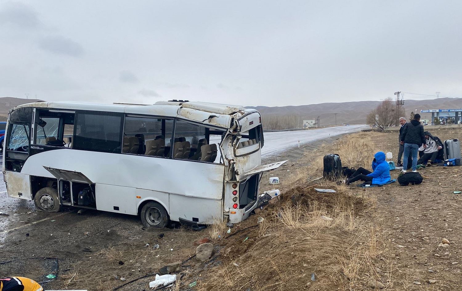 Mînîbusa tîma voleybolê ya Colemêrgê wergeriya: 11 birîndar