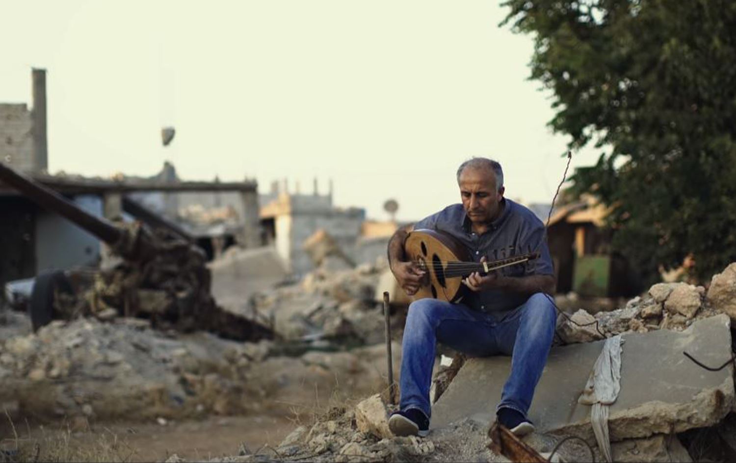 گانی میرزۆ داهاتی کۆنسێرتێکی دەبەخشێتە قوربانییانی بوومەلەرزە