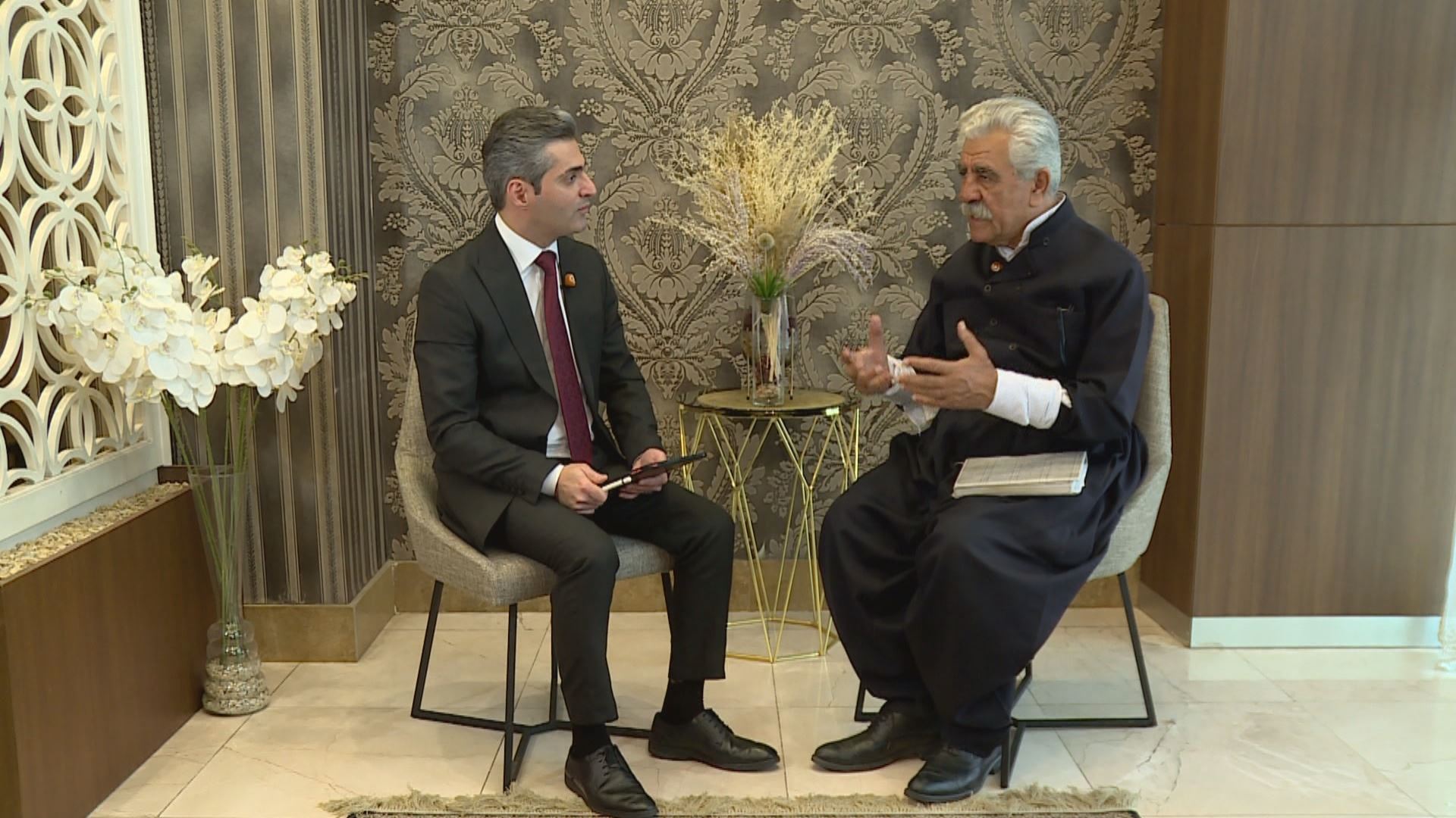 مامۆستا ئاسۆی شاعیر: پەیوەندیی نێوان شاعیرانی رۆژهەڵاتی کوردستان باش نابینم