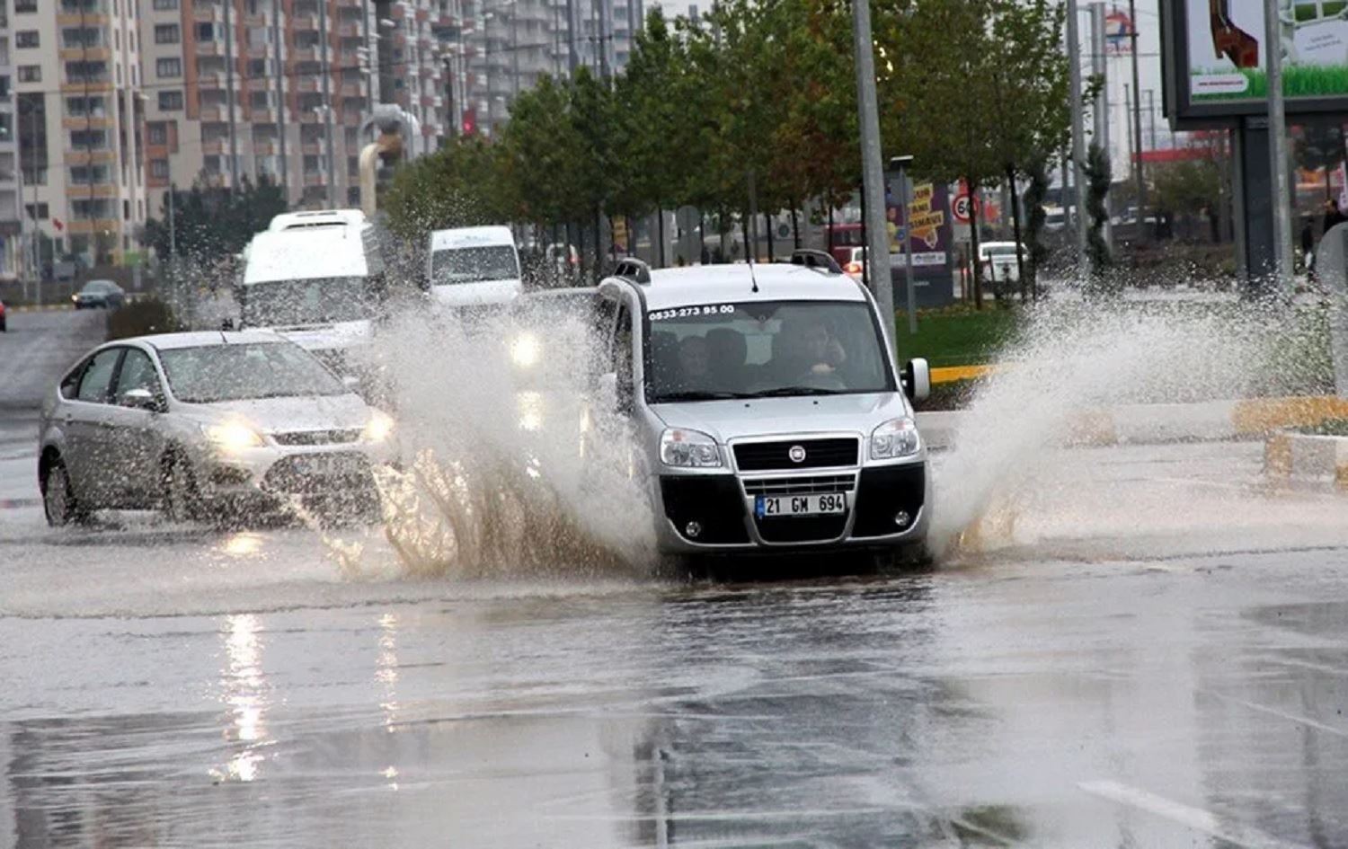 Li piraniya bajarên Bakurê Kurdistanê îro baran dibare