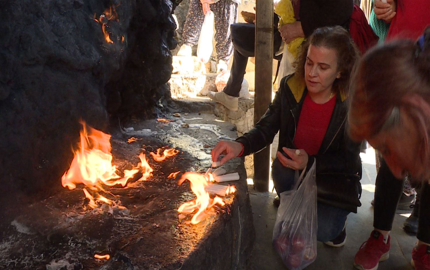 Dersimliler, depremzedeler ve Kılıçdaroğlu için mum yakıp dua etti