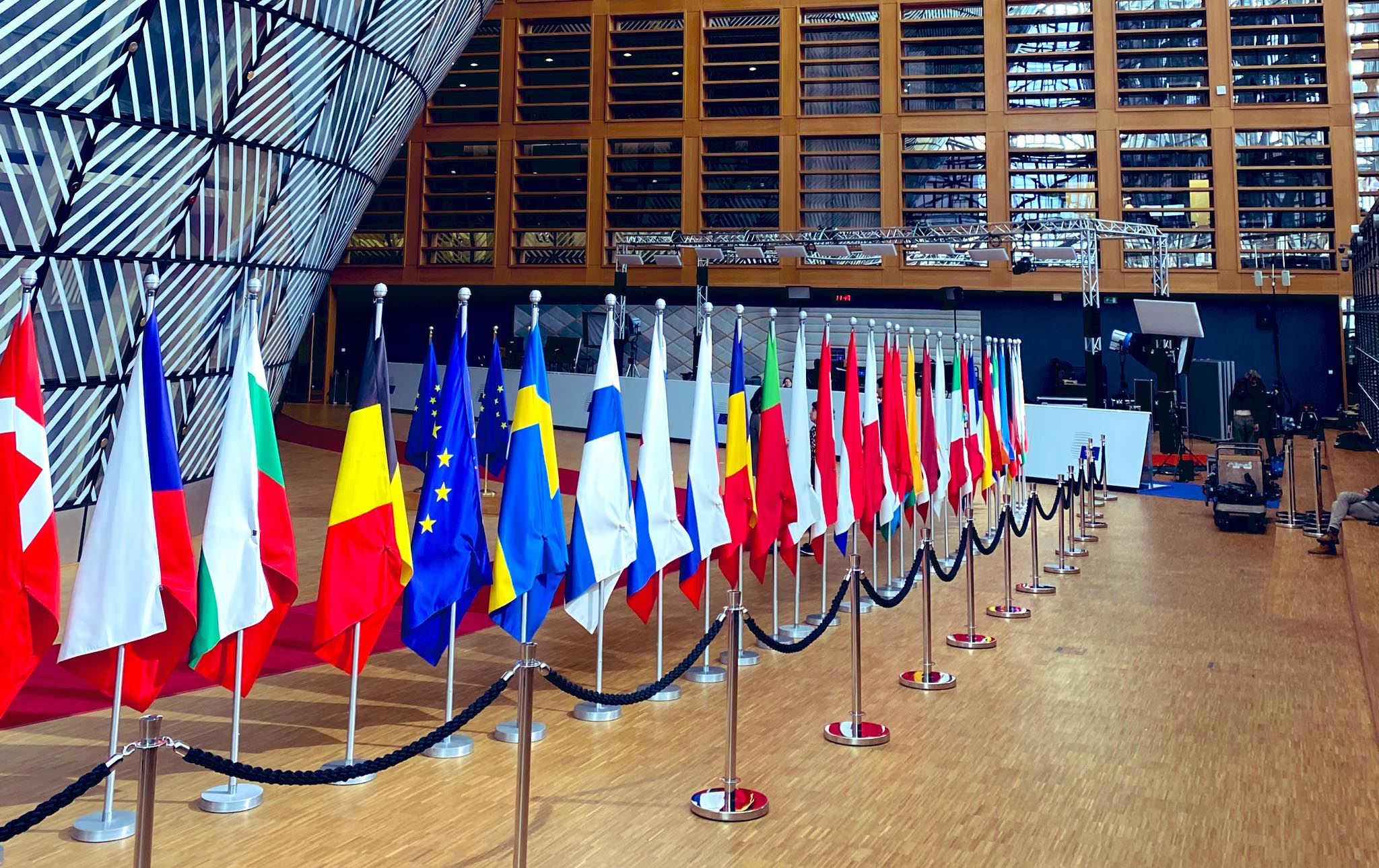 لووتکەی ئەوروپا بەڕێوەدەچێت؛ قەیرانی وزە و کێشەی کۆچبەران گرنگترین مژارەکانن