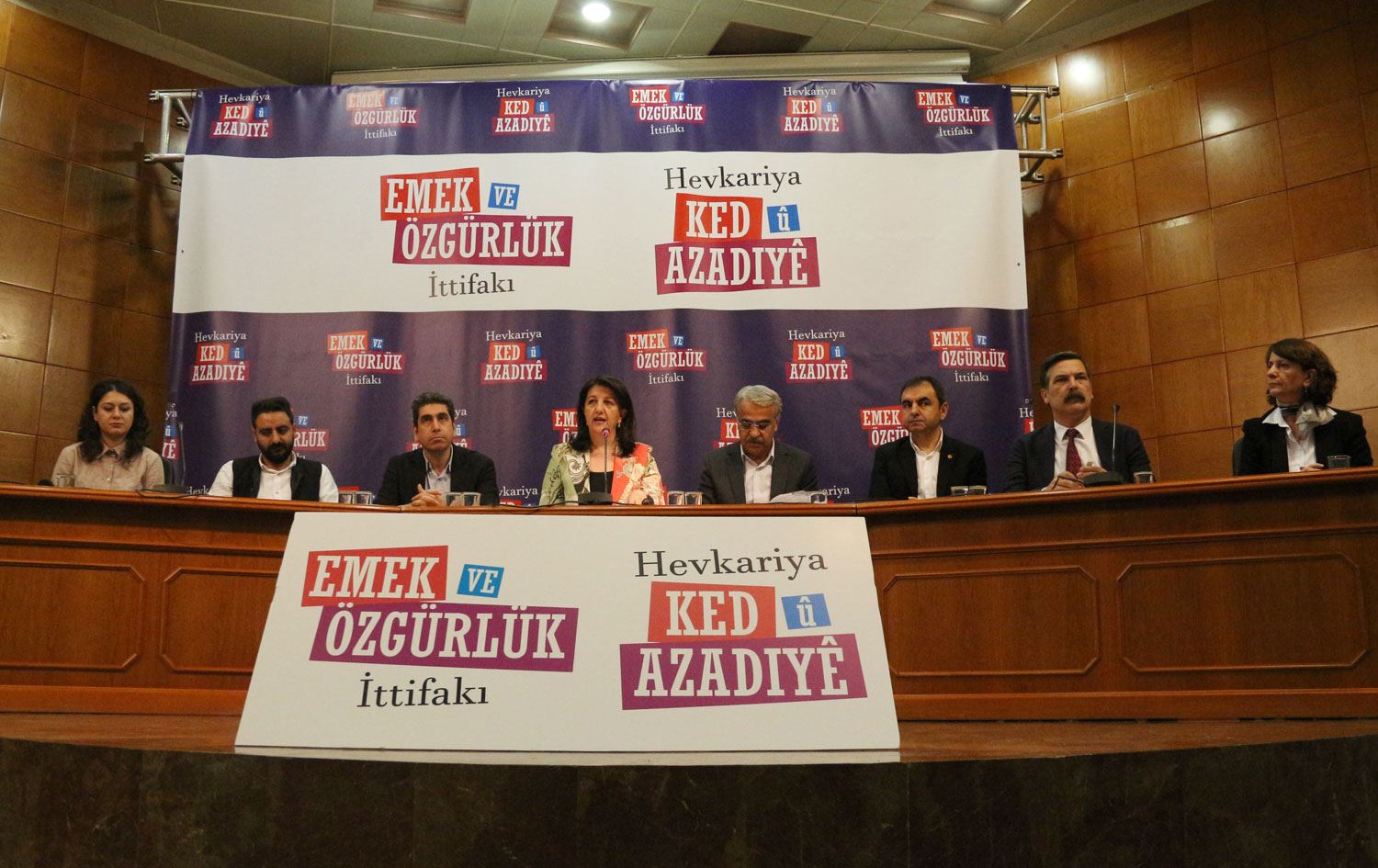 Emek ve Özgürlük İttifakı, seçim protokolünü YSK'ye sundu