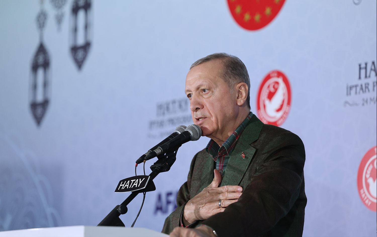 Erdoğan: Tuzu kurulara milletimiz çok yakında hak ettikleri dersi verecektir