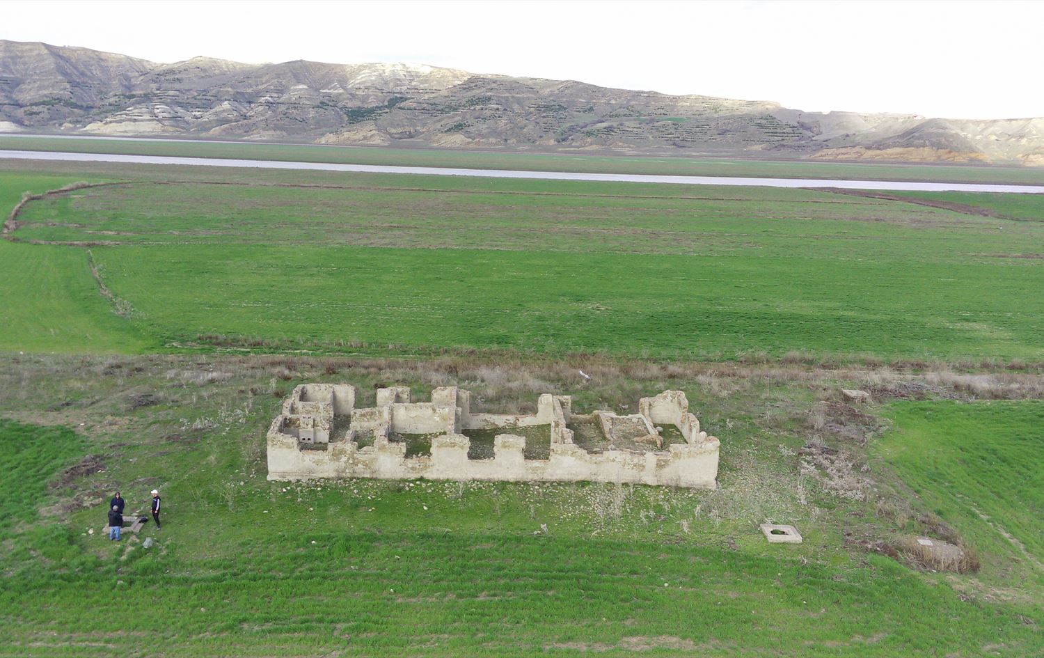 Li Xarpêtê îstasyoneke trenê piştî 49 salan ji bin avê derket