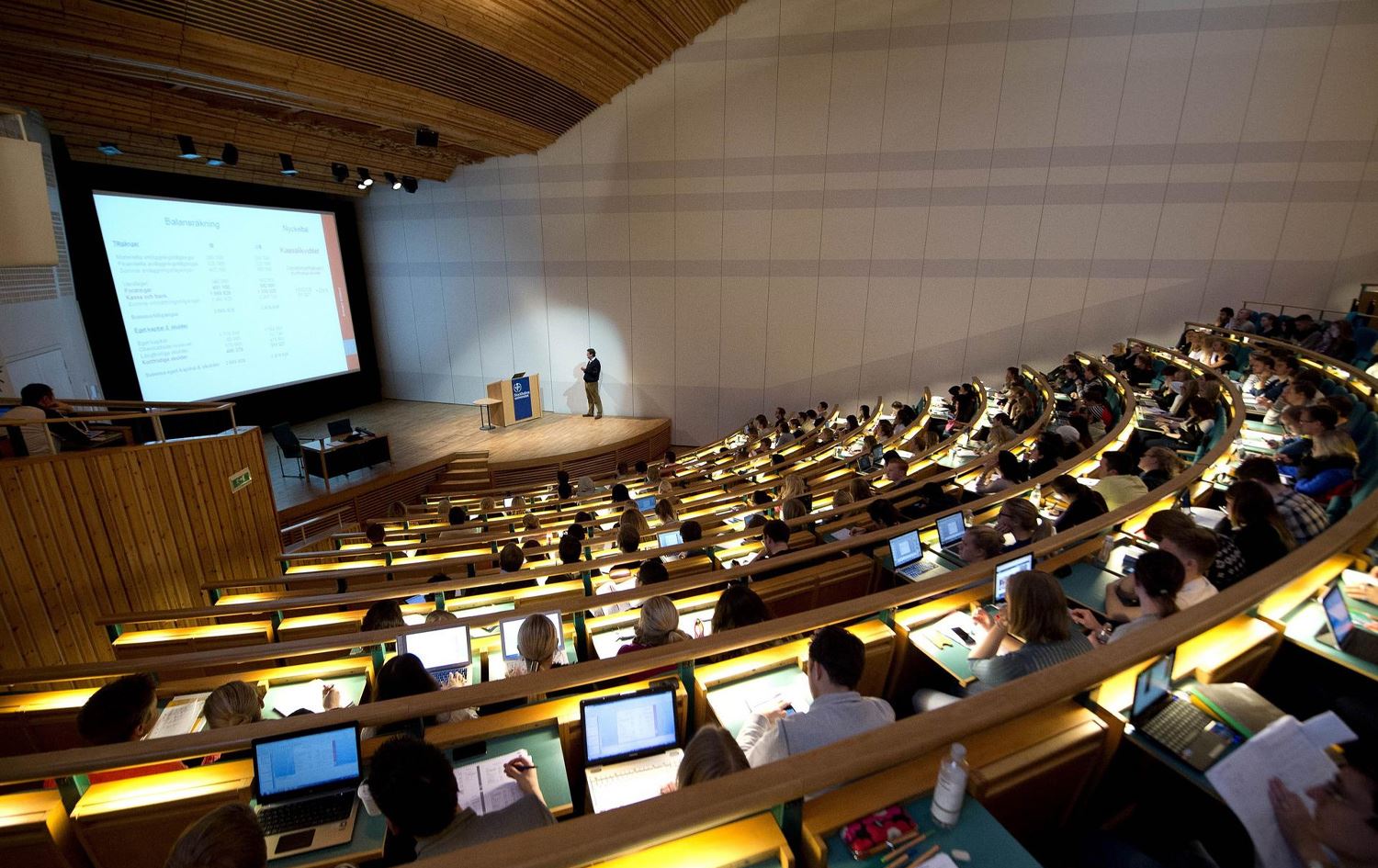 ژمارەی داواکاری بۆ خوێندن لە سوێد کەمیکردووە