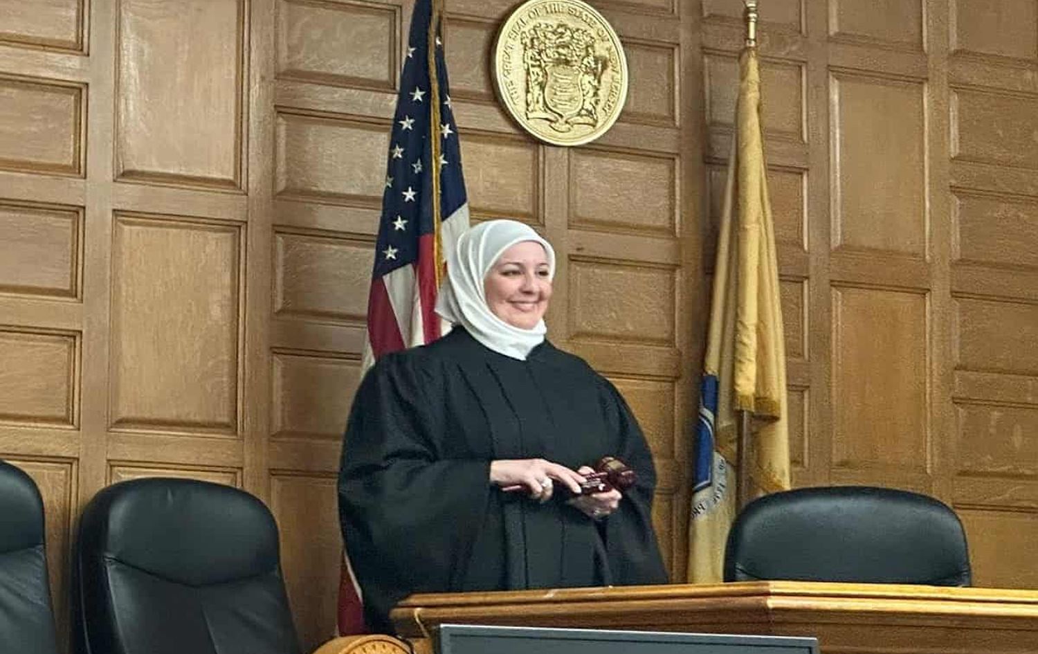 بۆ یەکەمجار خانمێکی سووریی باڵاپۆش دەبێتە دادوەر لە ئەمریکا