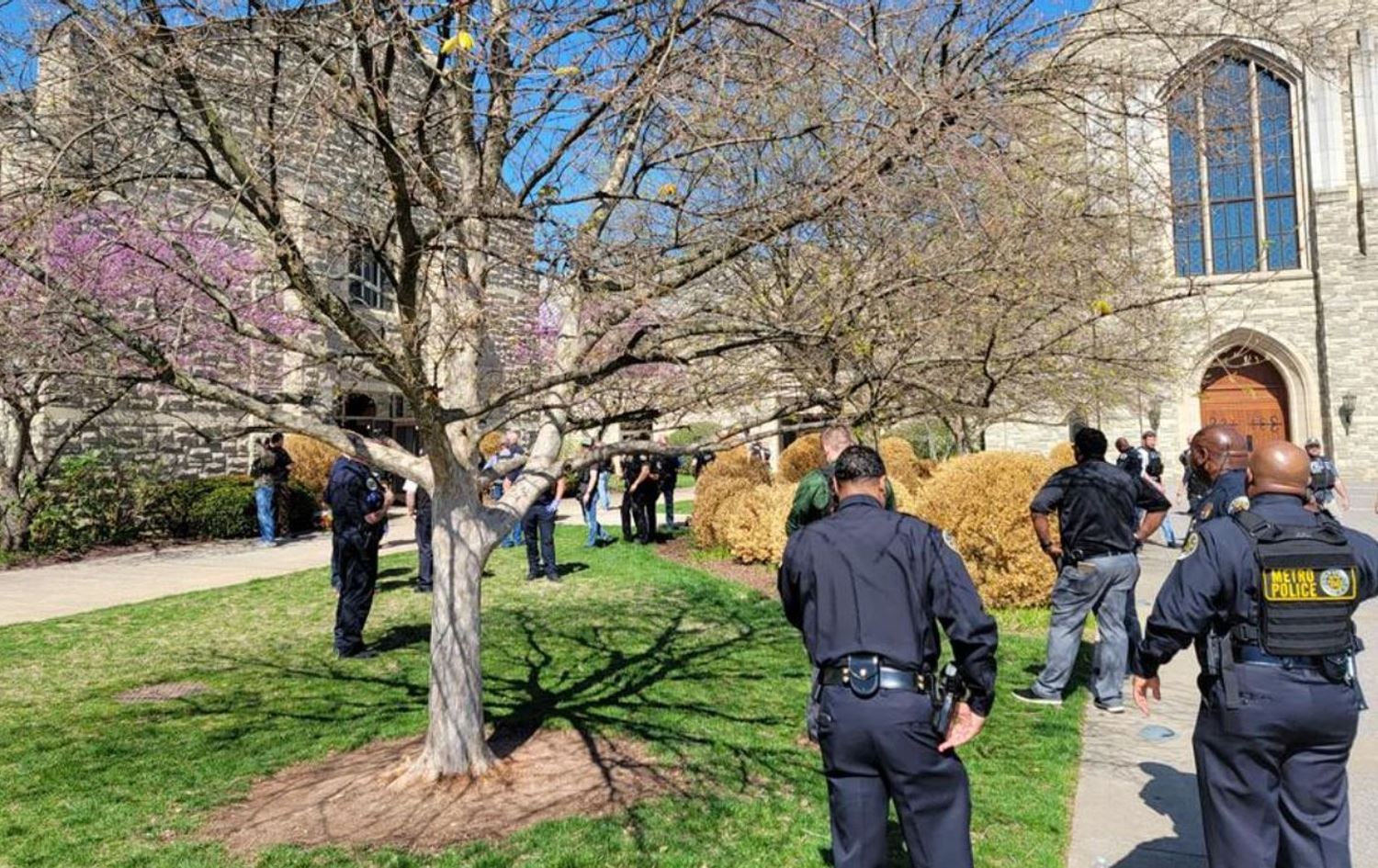 Li 'Kurdistana biçûk' di êrîşa ser dibistanê de 6 kes hatin kuştin