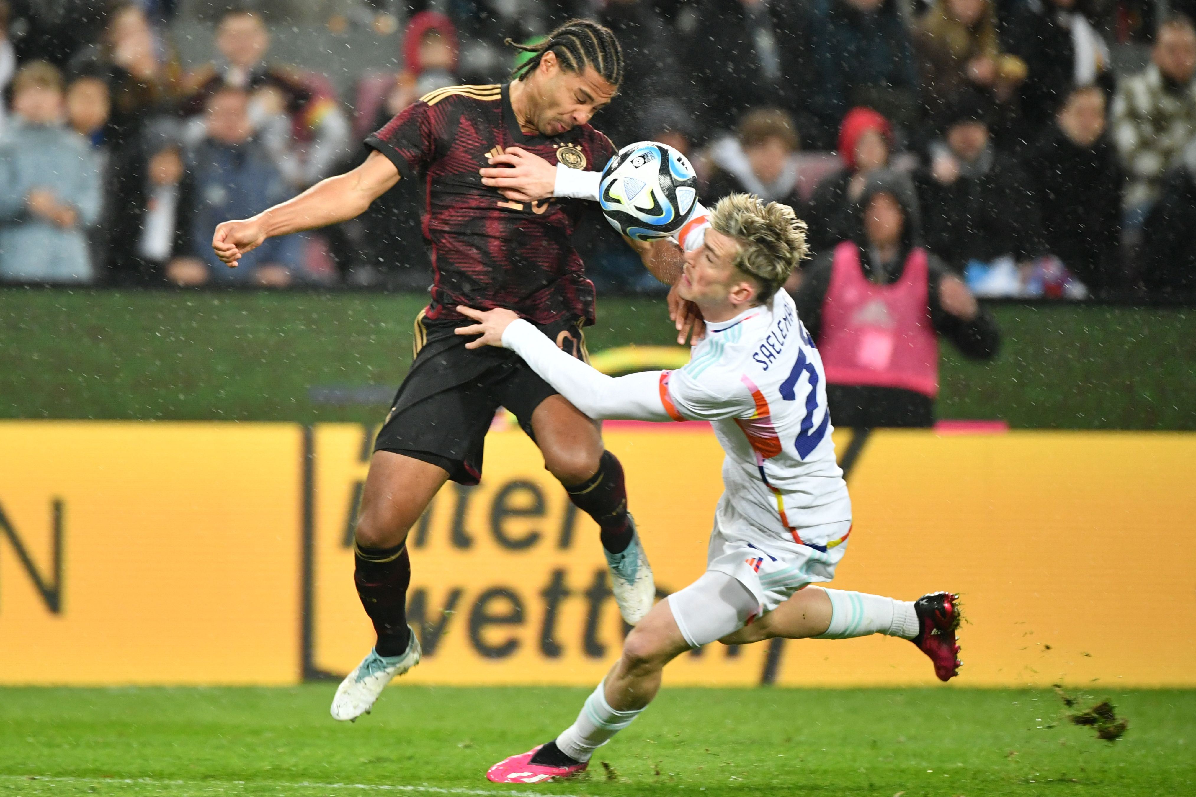 ڤیدیۆ؛ بەلجیکا لەنێو خاکی ئەڵمانیادا لە هەڵبژاردەی مانشافتەکانی بردەوە