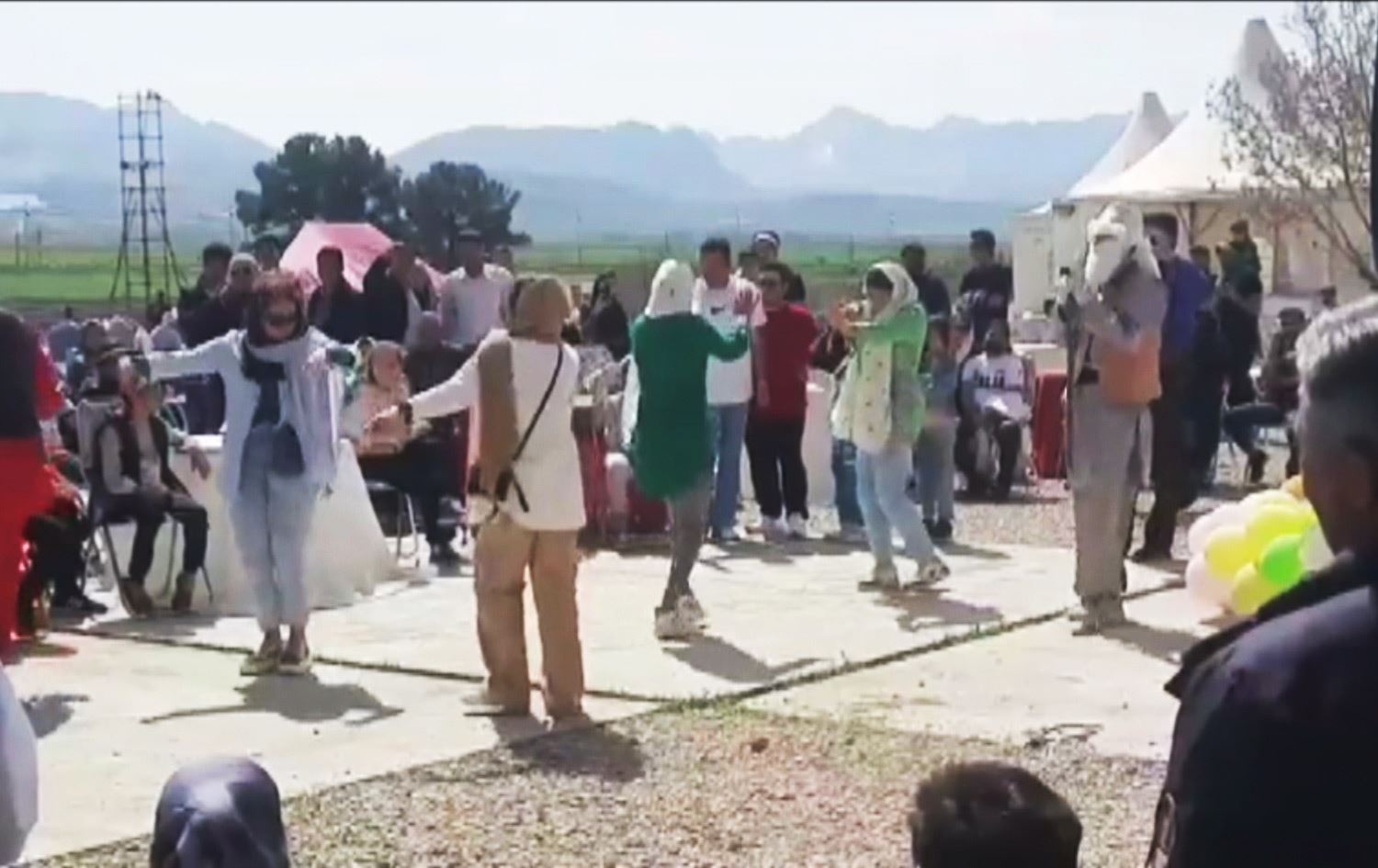 بەرپرسانی حکومیی ئێران: بەشێکی ژنان لە شوێنە گشتییەکاندا پابەندی باڵاپۆشی نابن