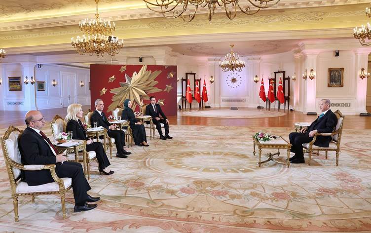 Erdoğan, ATV ve A Haber ortak yayınında gündeme ilişkin değerlendirmelerde bulundu. / AA