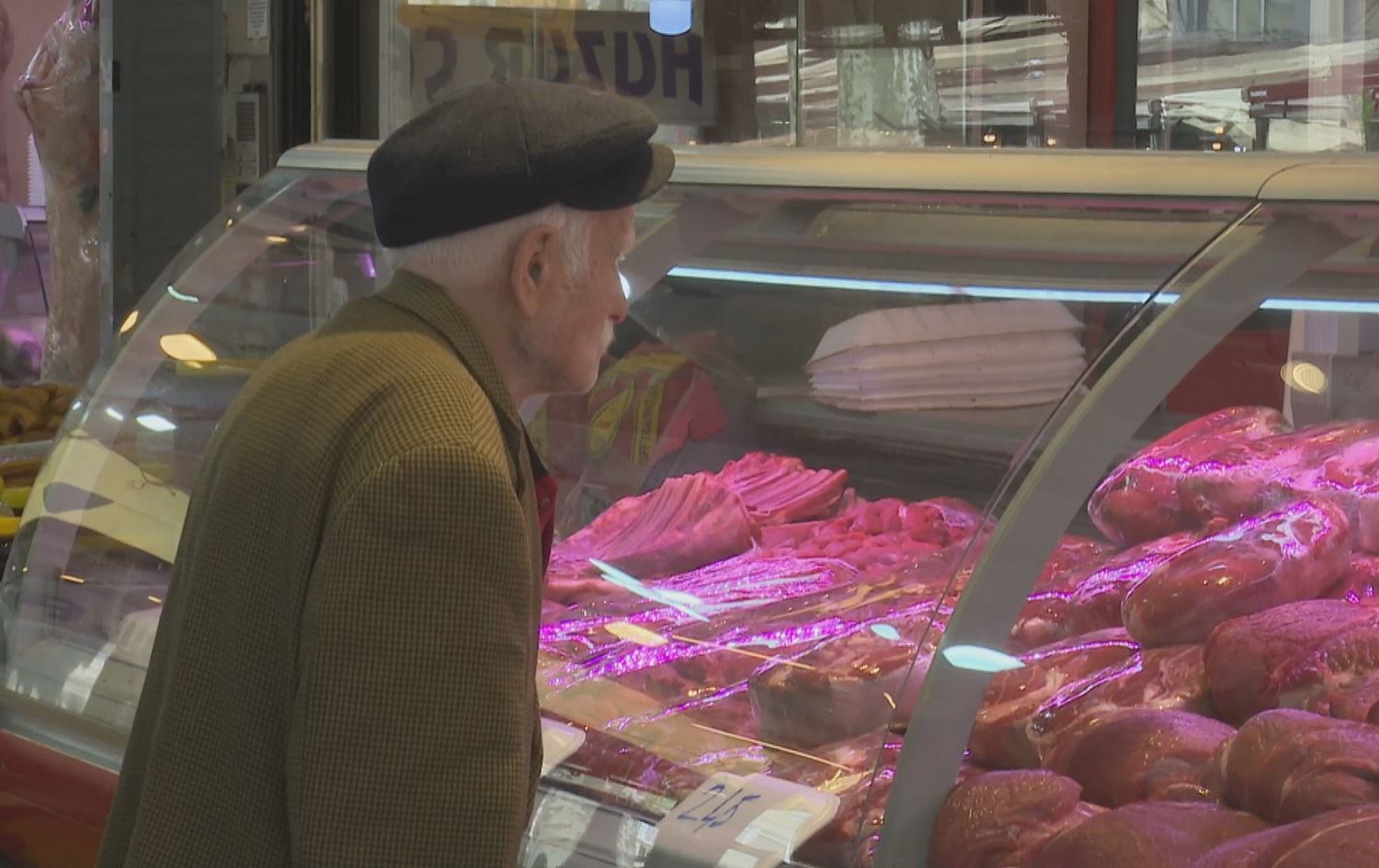 Xelk ji ber bihayê zêde nikare goştê sor bikire