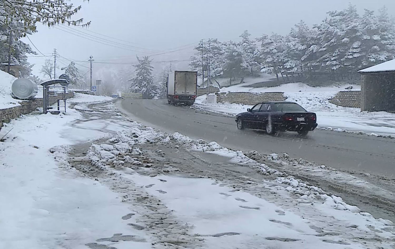 بەفر لە بەهاردا سنووری دهۆک سپیپۆش دەکات و ترس بۆ جووتیاران دروستدەکات