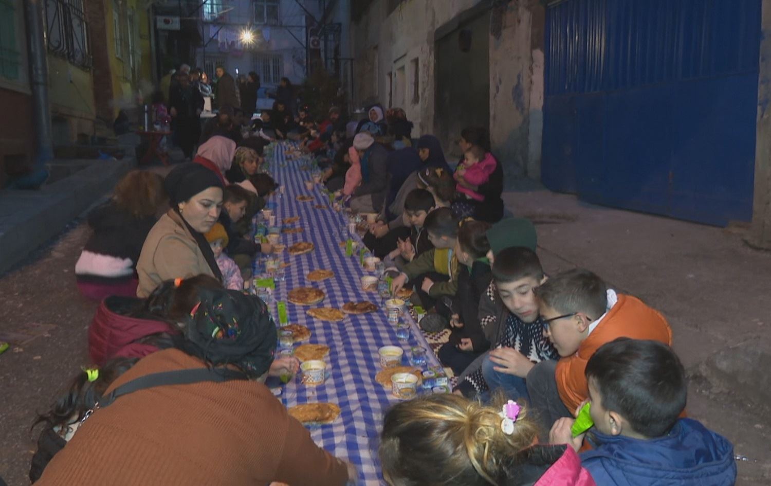 Koma Piştevaniya Tarlabaşi ev 11 sal in ‘Fitara Kolanan’ çêdike