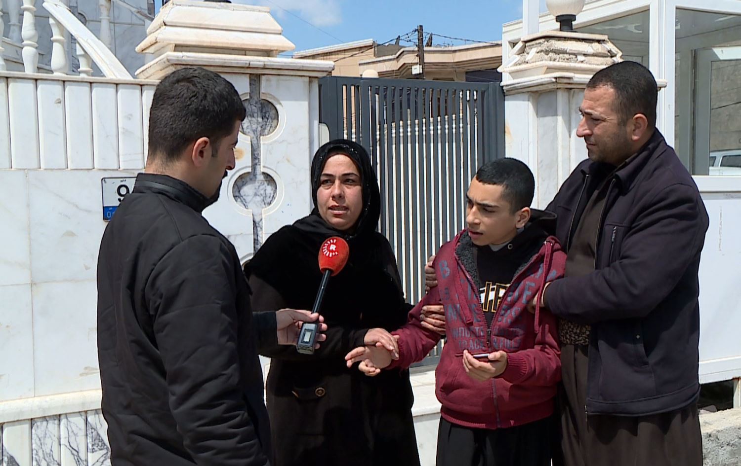 دایکی تووشبوویەکی ئۆتیزم: ناتوانین یەک خولەک لێی بێئاگابین و حکومەت هاوکار نییە