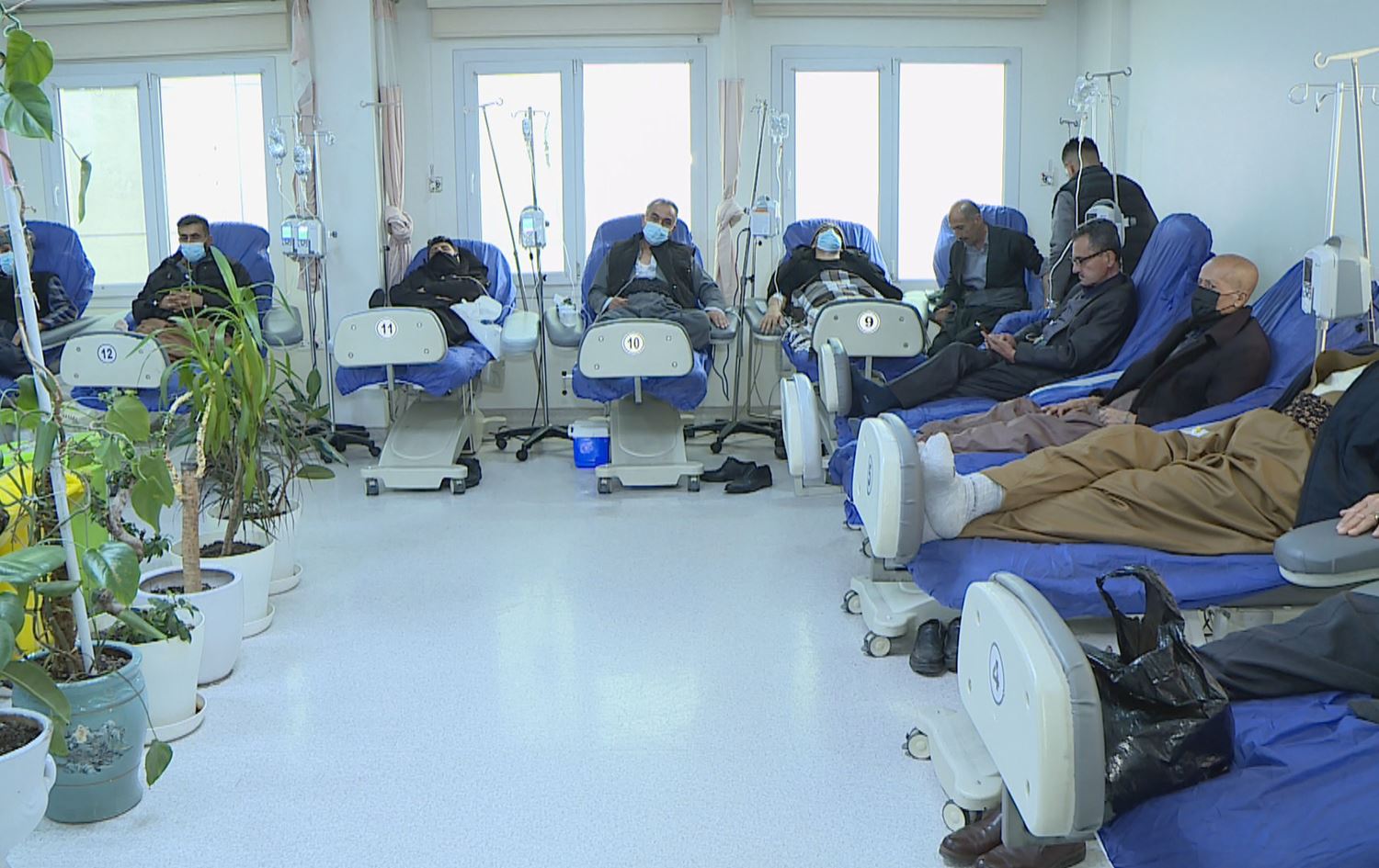 نەخۆشخانەی هیوا کێشەی کەمیی بێدی هەیە و تووشبوویەک دەڵێت: لەبەر باران وەستام تاوەکو نۆرەم هات