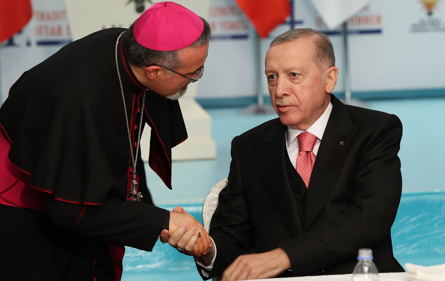 Erdoğan: Dalga dalga büyüyen bir zaferin ayak seslerini duyuyoruz