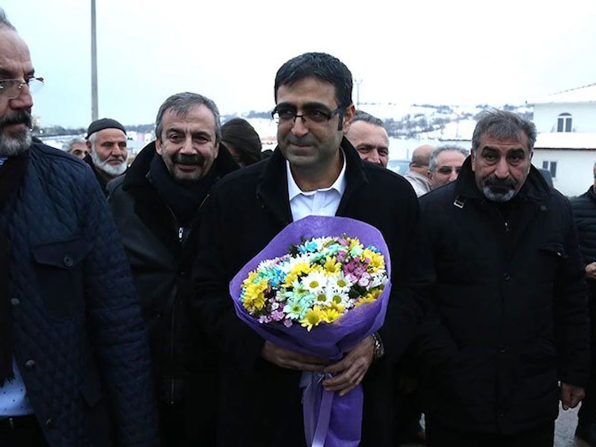 Siyasetvanê Kurd û parlamenterê berê yê Amedê Îdris Baluken hat berdan