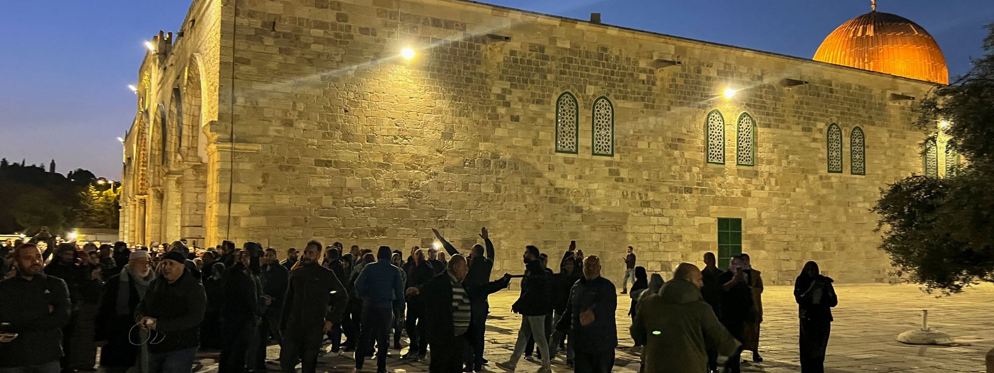 شەڕ و رووبەڕووبوونەوە لە مزگەوتی ئەقسا