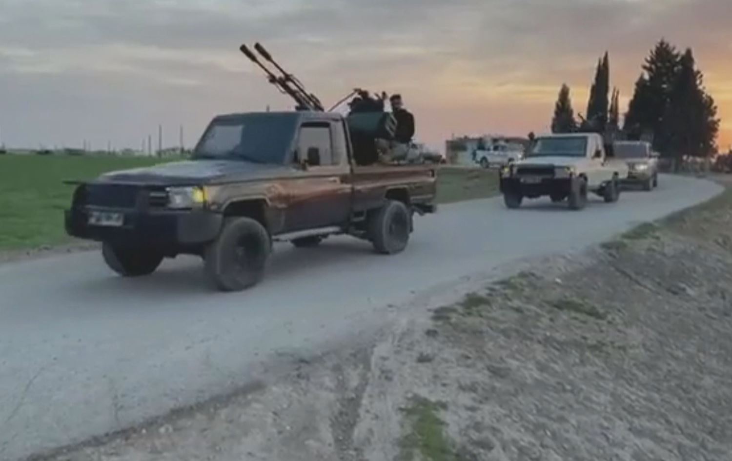 Li Ezazê di navbera 2 grûpên opozisyona Sûriyê de şer derket