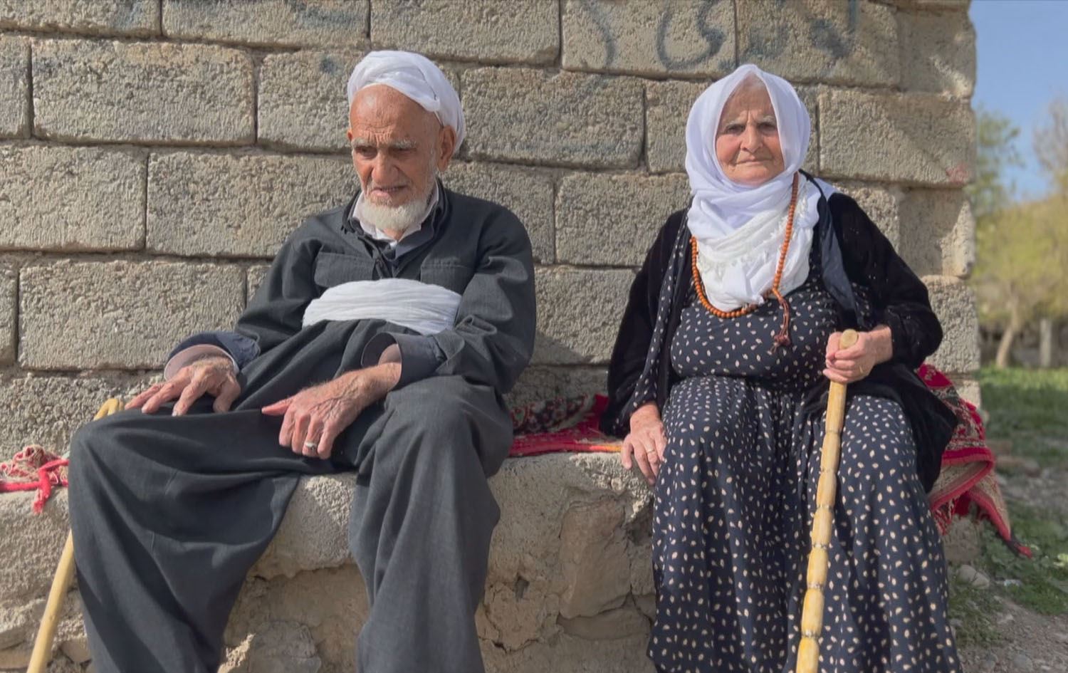 مەلایەکی تەمەن 96 ساڵ لە پشدەر، پێشنوێژی دەکات و بانگ دەدات