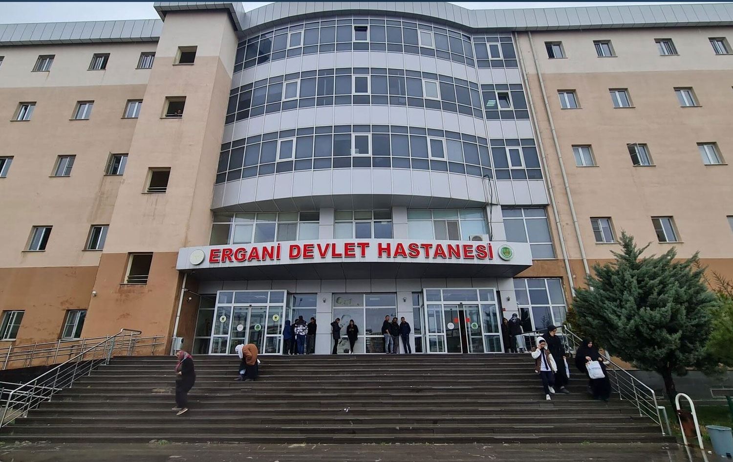 DİYARBAKIR- Hemşire bandı çıkarırken bebeğin parmağını kesti