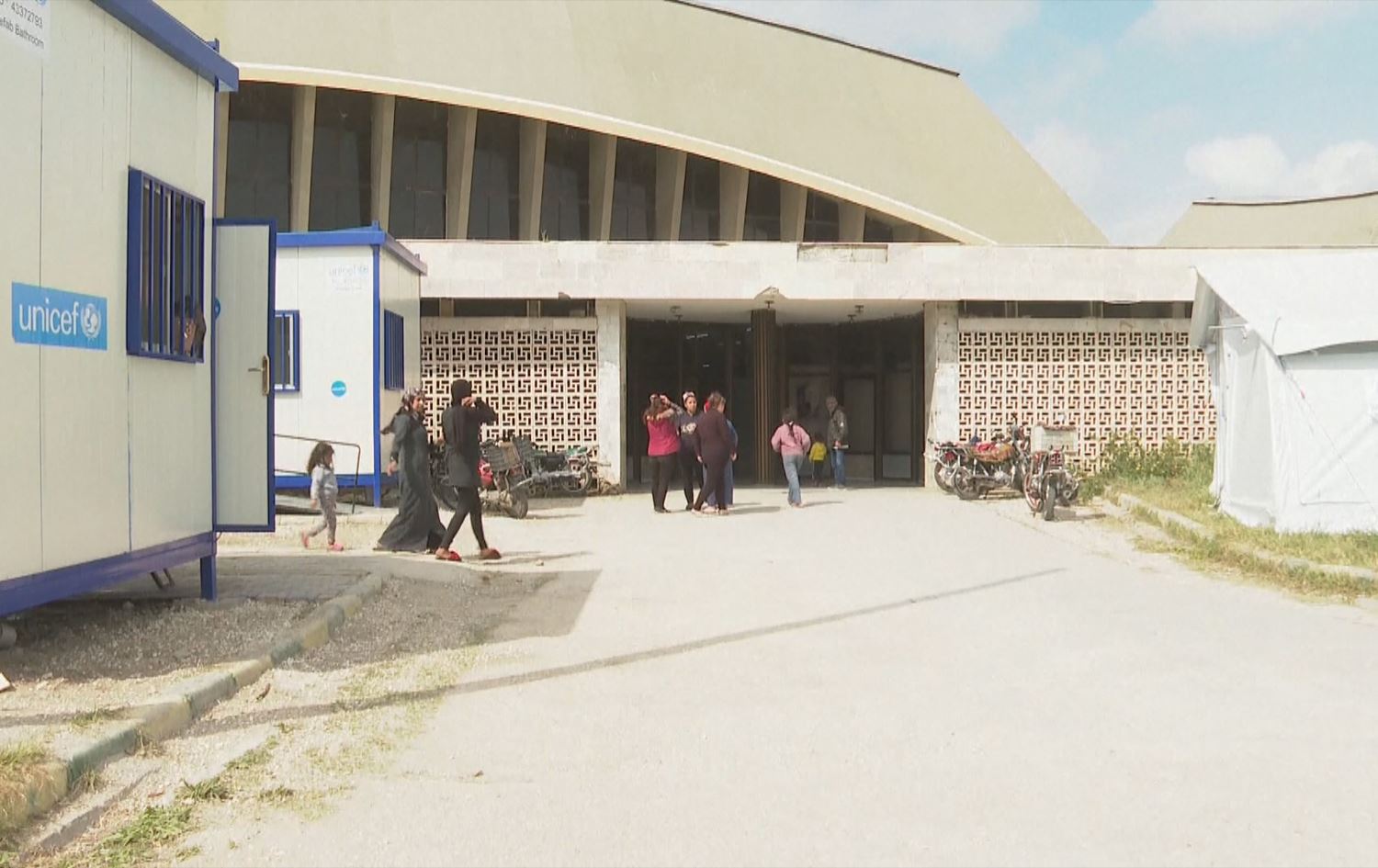 Li Laziqiyê zirardîtiyên erdhejê li stargehan hatine bicîhkirin