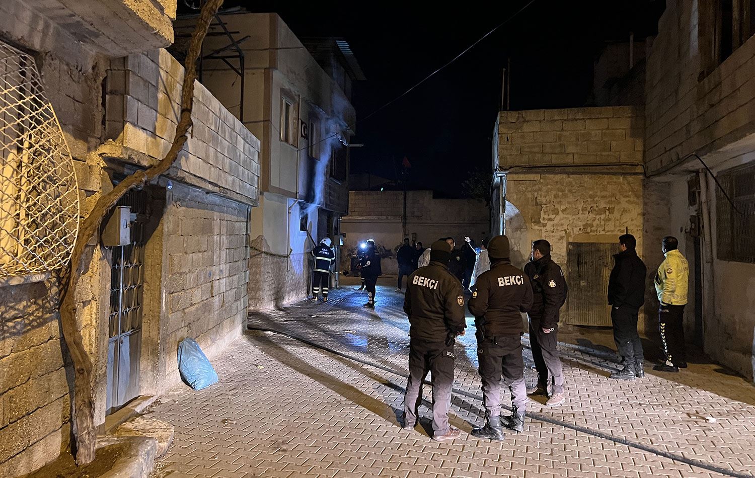 KİLİS - Kız çocuğunun su kuyusunda ölü bulunduğu evde yangın çıktı