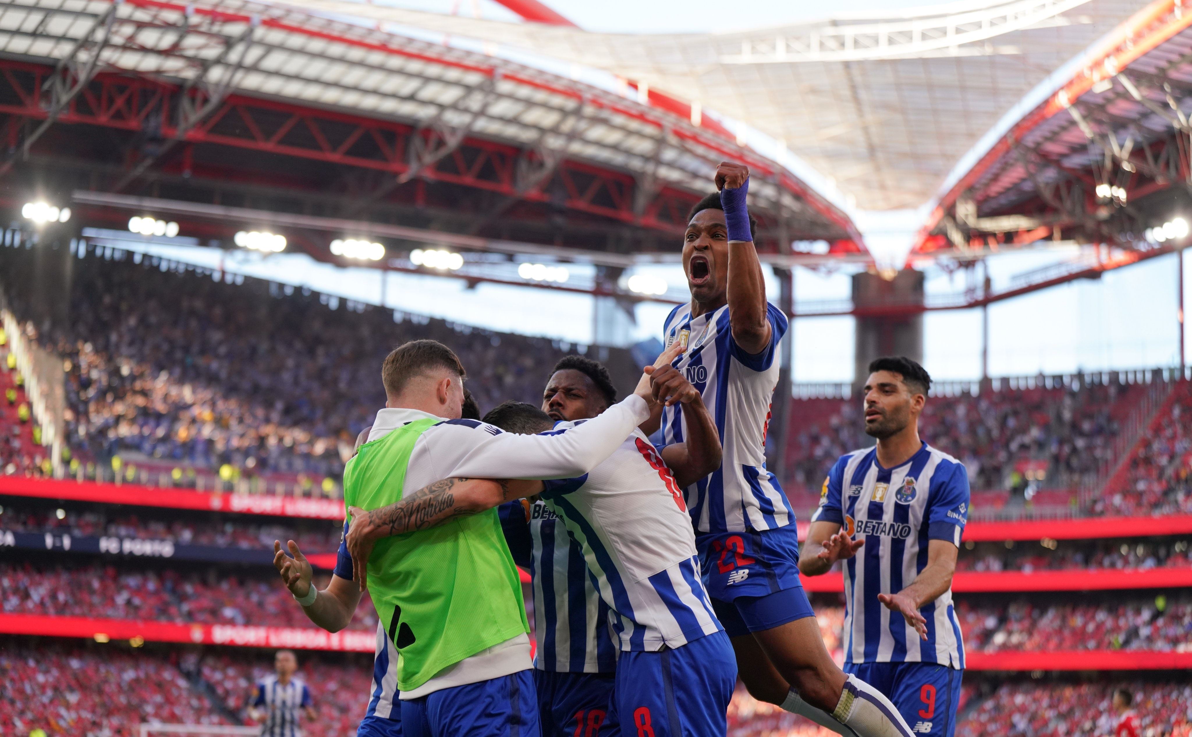 ڤیدیۆی کلاسیکۆی پۆرتوگال.. پۆرتۆ هۆڵەکانی راوکرد