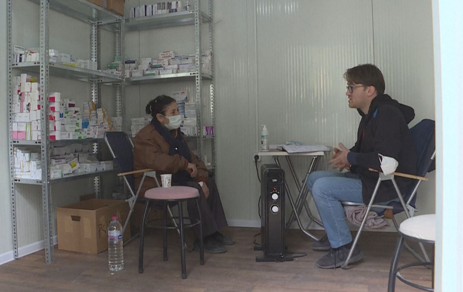 Psikyatrîstên xwebexş alîkariyê didin ziyandîtiyên erdhejê