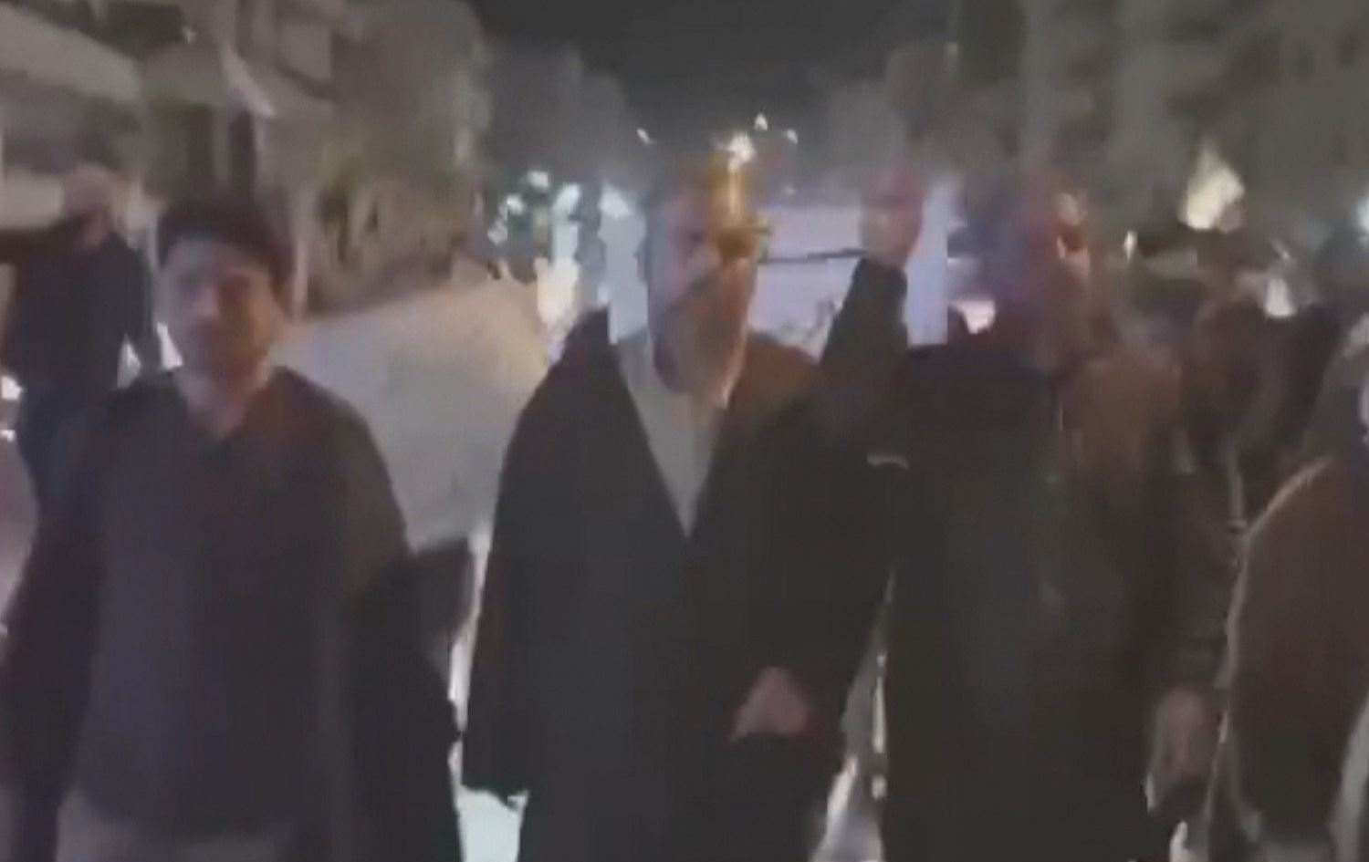 Erebên hawirde li Efrînê dijî hikûmeta demkî xwepêşandan kirin