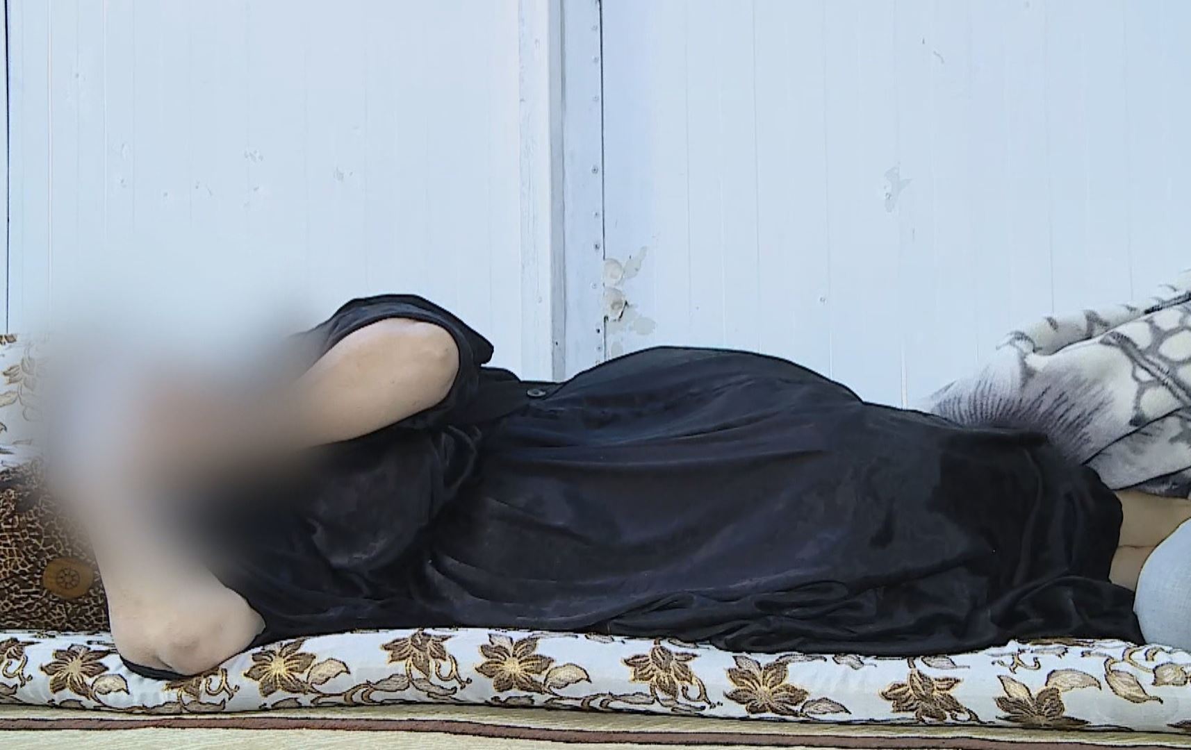 ژنی پێشمەرگەیەکی شەهید گورچیلەکانی لەکارکەوتوون و پێویستیان بە گۆڕین هەیە؛ لە کەمپێکی ئاکرێ دەژی