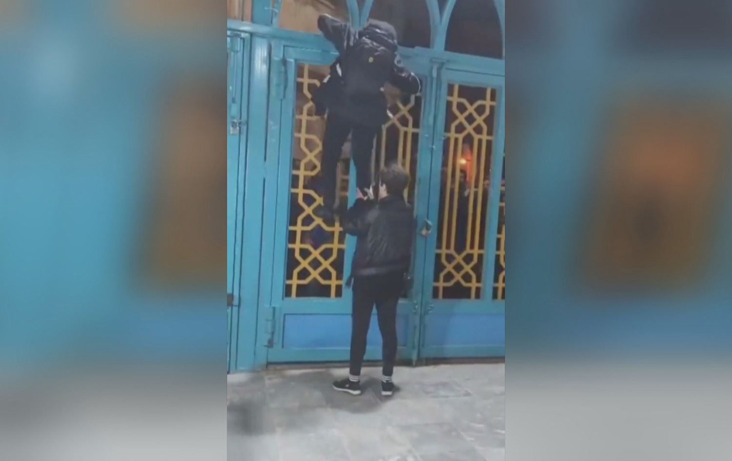 لە هەمەدان دایک و کچێک کە پابەندی باڵاپۆشی نەببوون و دەستگیرکرابوون خۆیان رزگار کرد