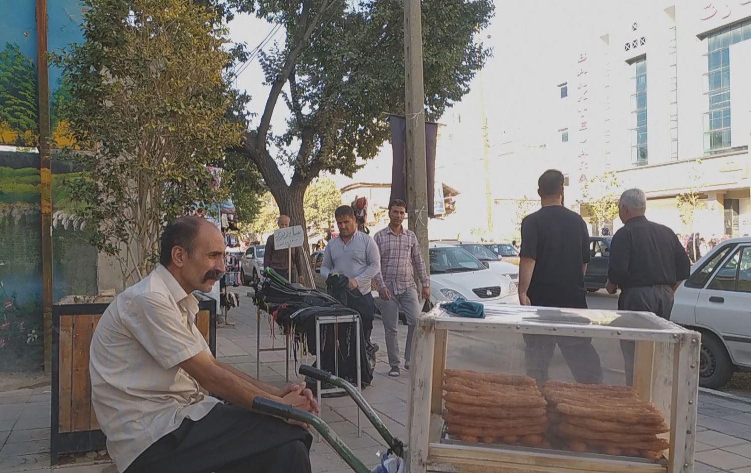 بەڕێوەبەری کاری کرماشان: ئەمساڵ هەلی کار بۆ 34500 کەس دەڕەخسێندرێت