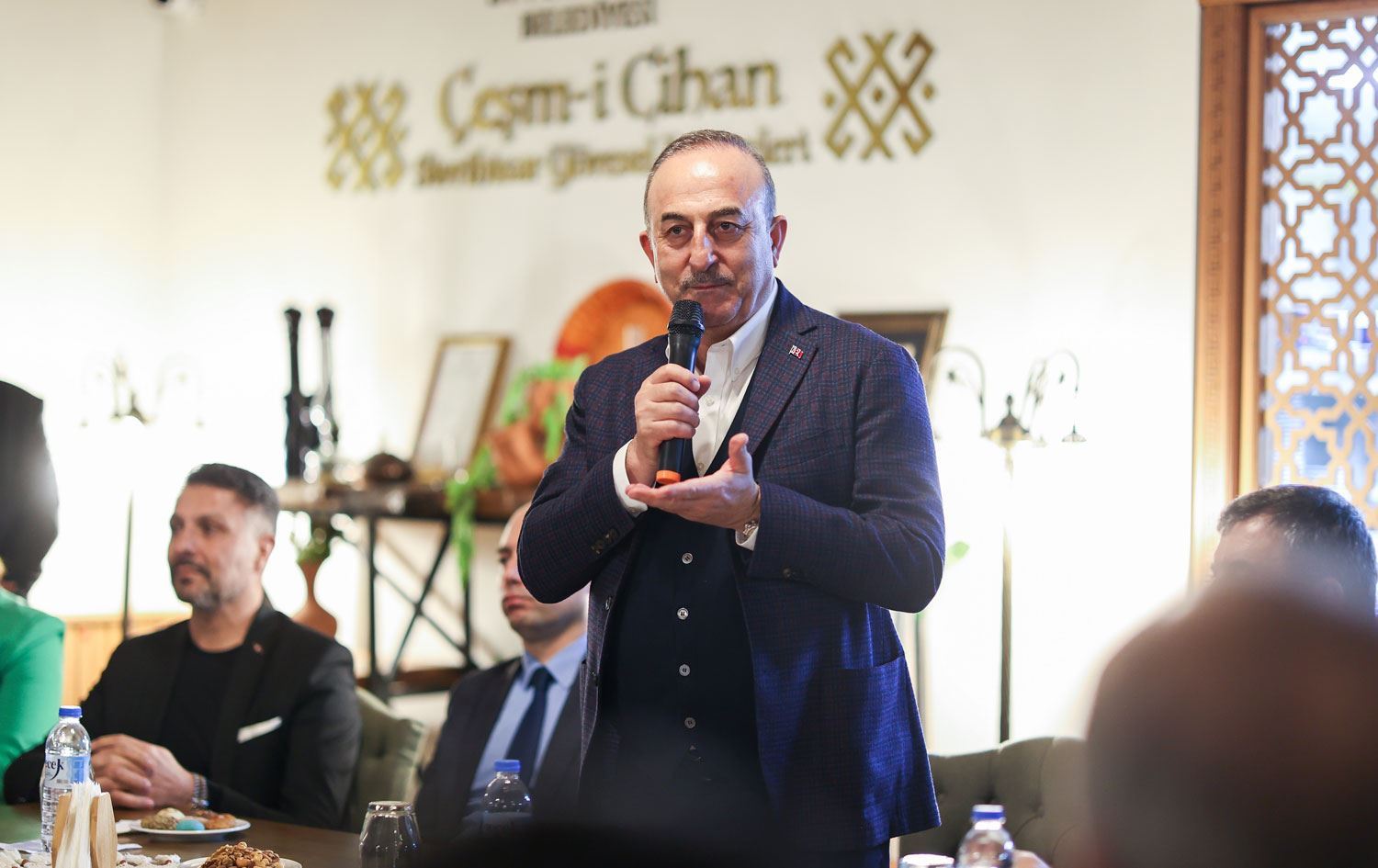 وەزیری دەرەوەی تورکیا: پەکەکە پارتەکەی تاڵەبانیی کۆنترۆڵکردووە و دژایەتیی هەولێر دەکات