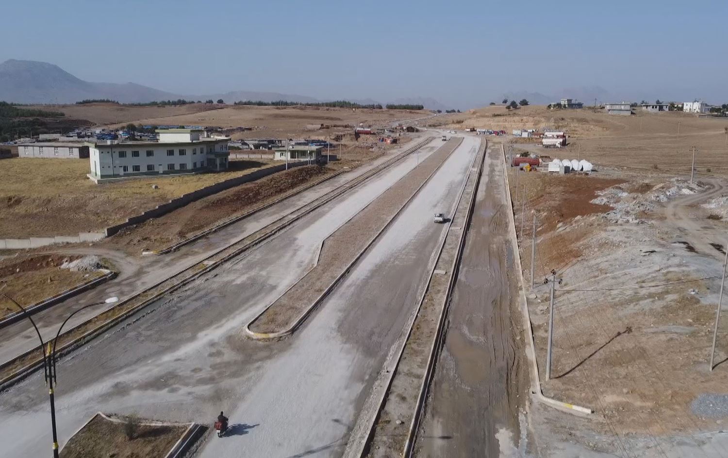 شارەوانیی قەڵادزێ: گرفتی نەبوونی پارە لە بانکدا دروست نەبێت، شەقامەکان قیر دەکەینەوە