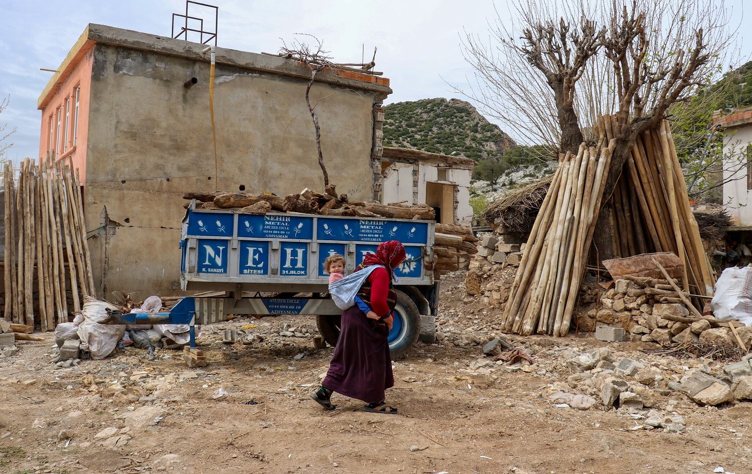 Gundê Axkevirê yê Semsûrê tê veguhestin