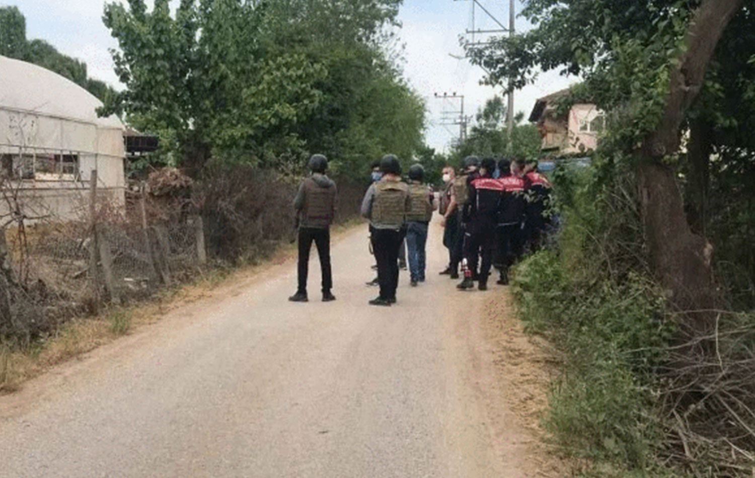 Şerê malbatan: Bav hat kuştin û 3 kurên wî hatin girtin