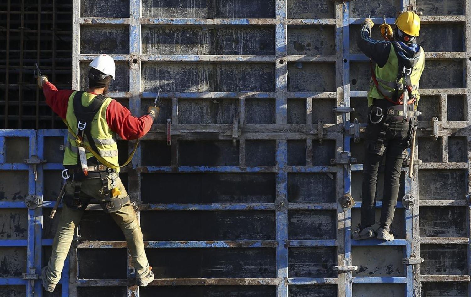 ISIG: Meha Adarê 130 karkeran canê xwe ji dest dane