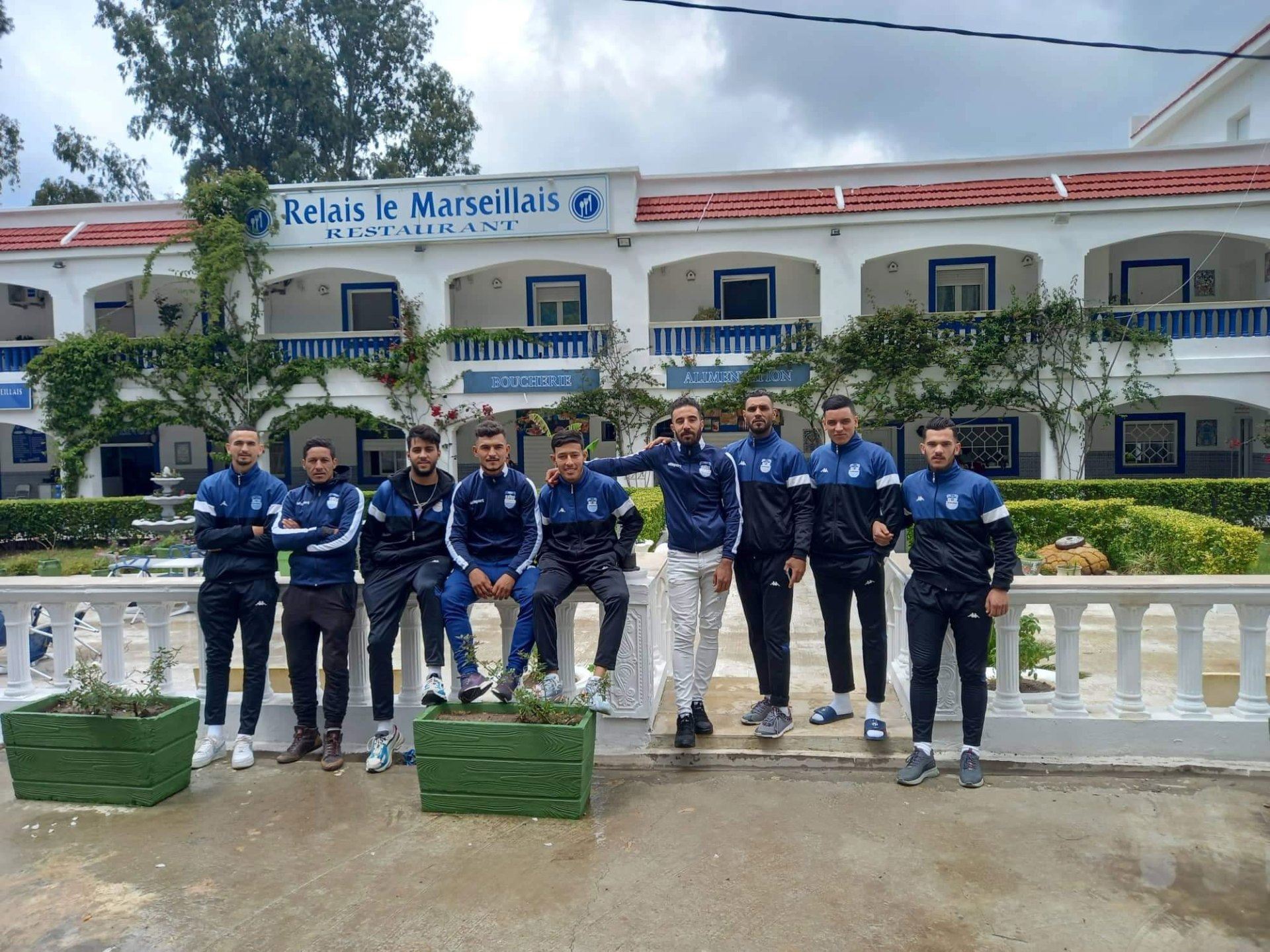 یانەیەک بەهۆی کۆچکردنی یاریزانەکانی بە قاچاخ سەرجەم چالاکییەکانی راگرت