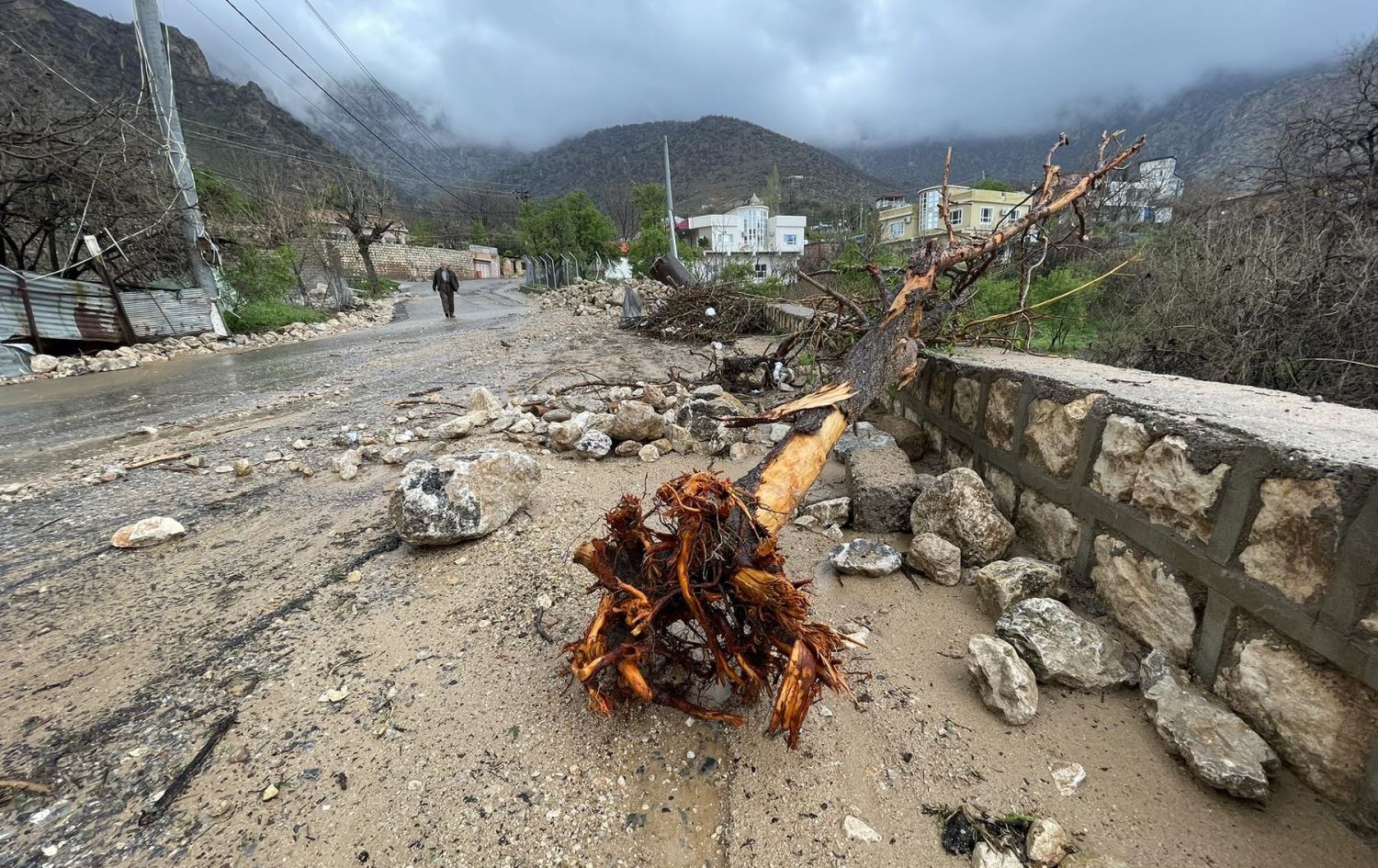 لافاو زیانی بە زیاتر لە 300 خانوو و حەوت سەیرانگە لە دهۆک گەیاندووە