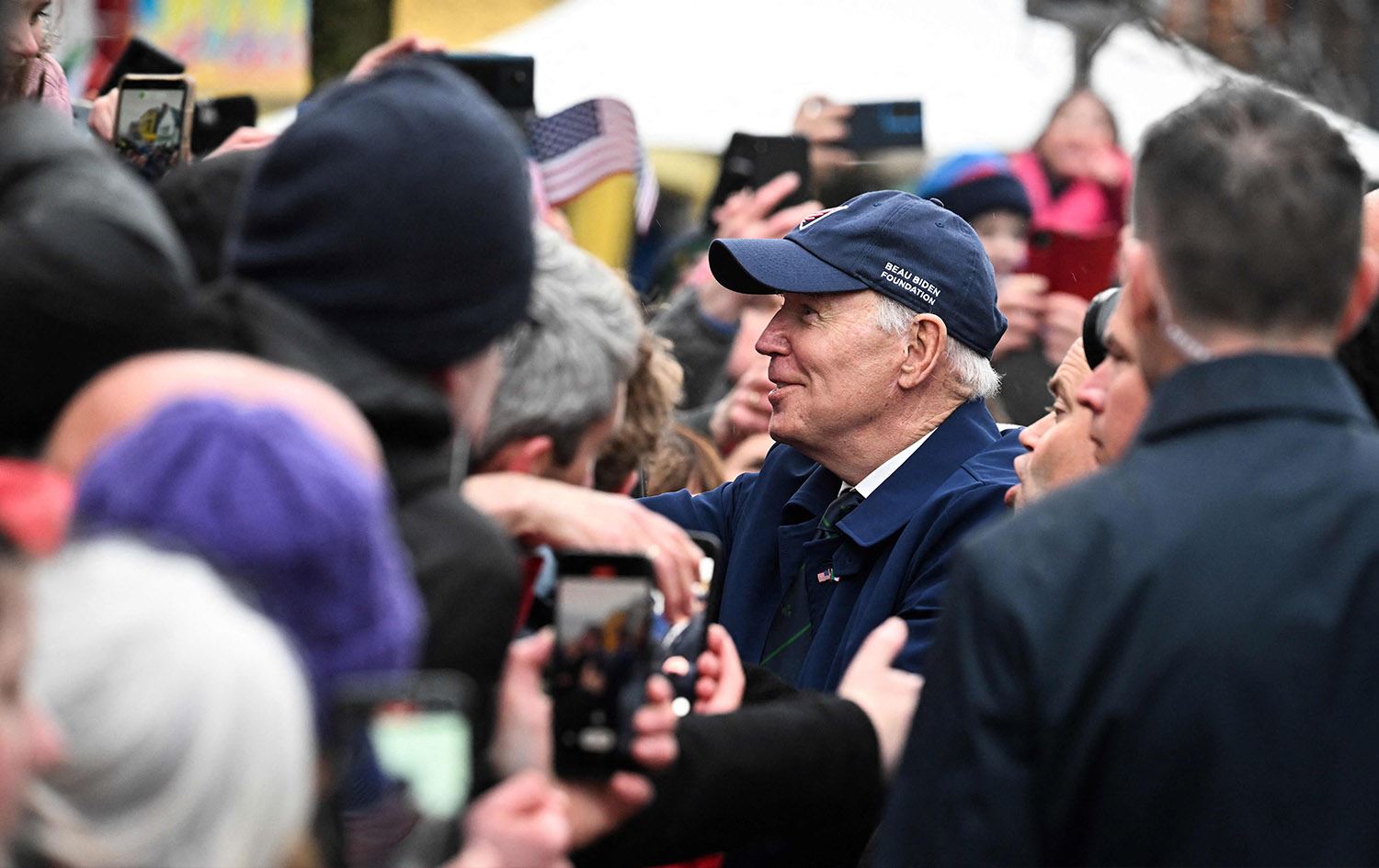 بایدن سەردانی شاری باوباپیرانی لە ئێرلەندا دەکات: ئێرە خۆشە و نازانم بۆچی باوباپیرانم جێیانهێشت