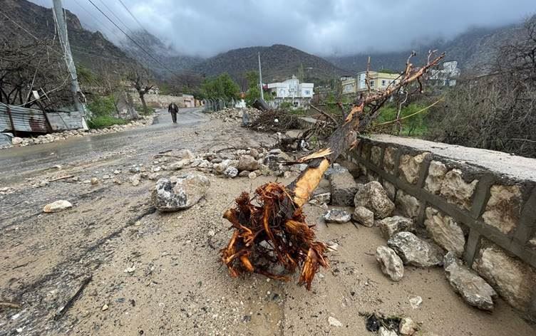 Duhok: Ji ber lehiyê zêdetirî 300 xanî û 7 seyrangehan zirar dîtine