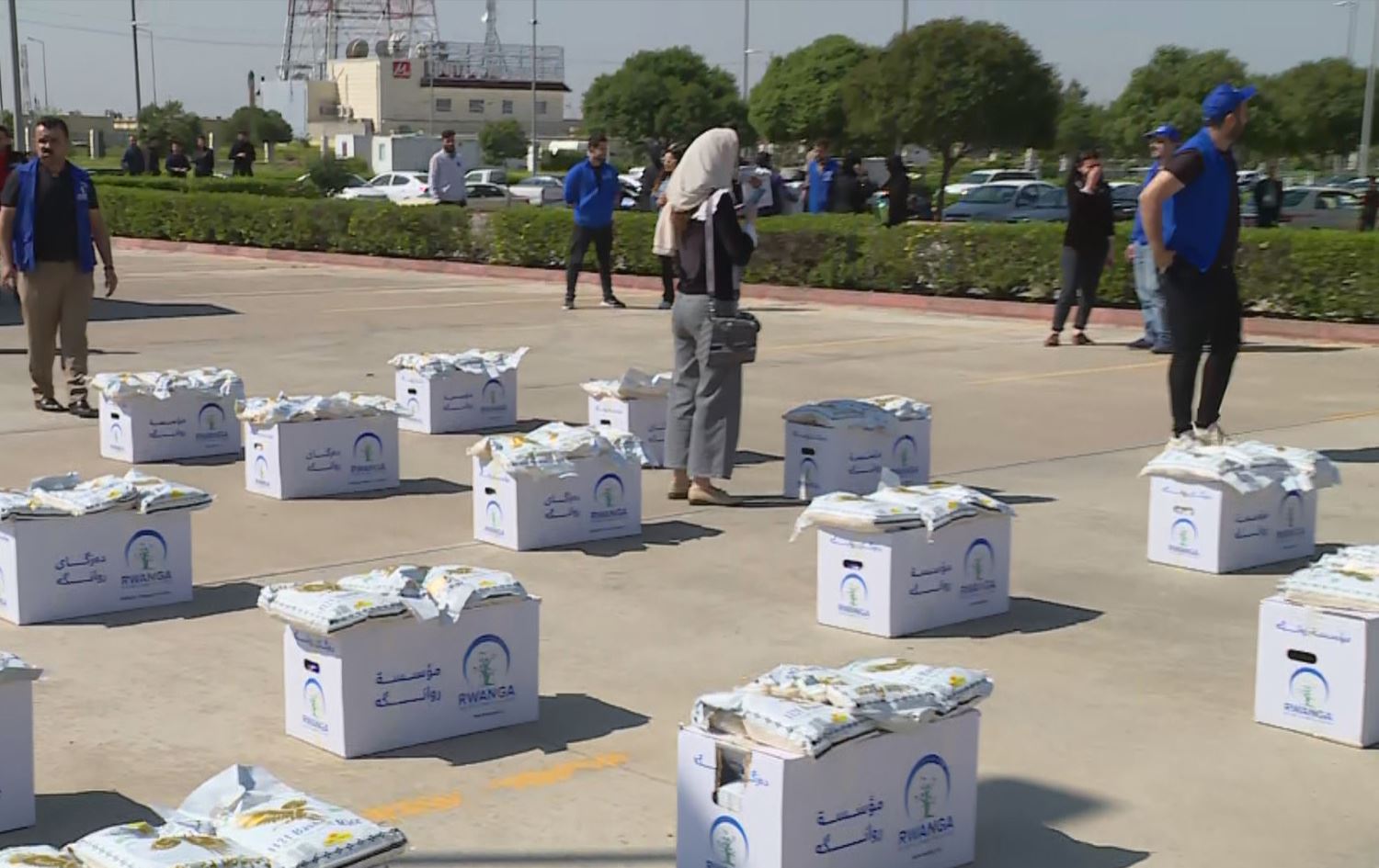 دەزگای روانگە سەبەتەی خۆراک بەسەر خێزانە کەمدەرامەتەکاندا دابەش دەکات