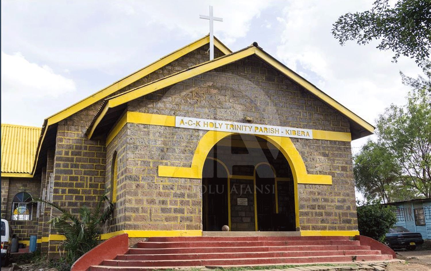 Kiliseye baskın yapıldı, açlıktan ölmüş 4 kişi bulundu