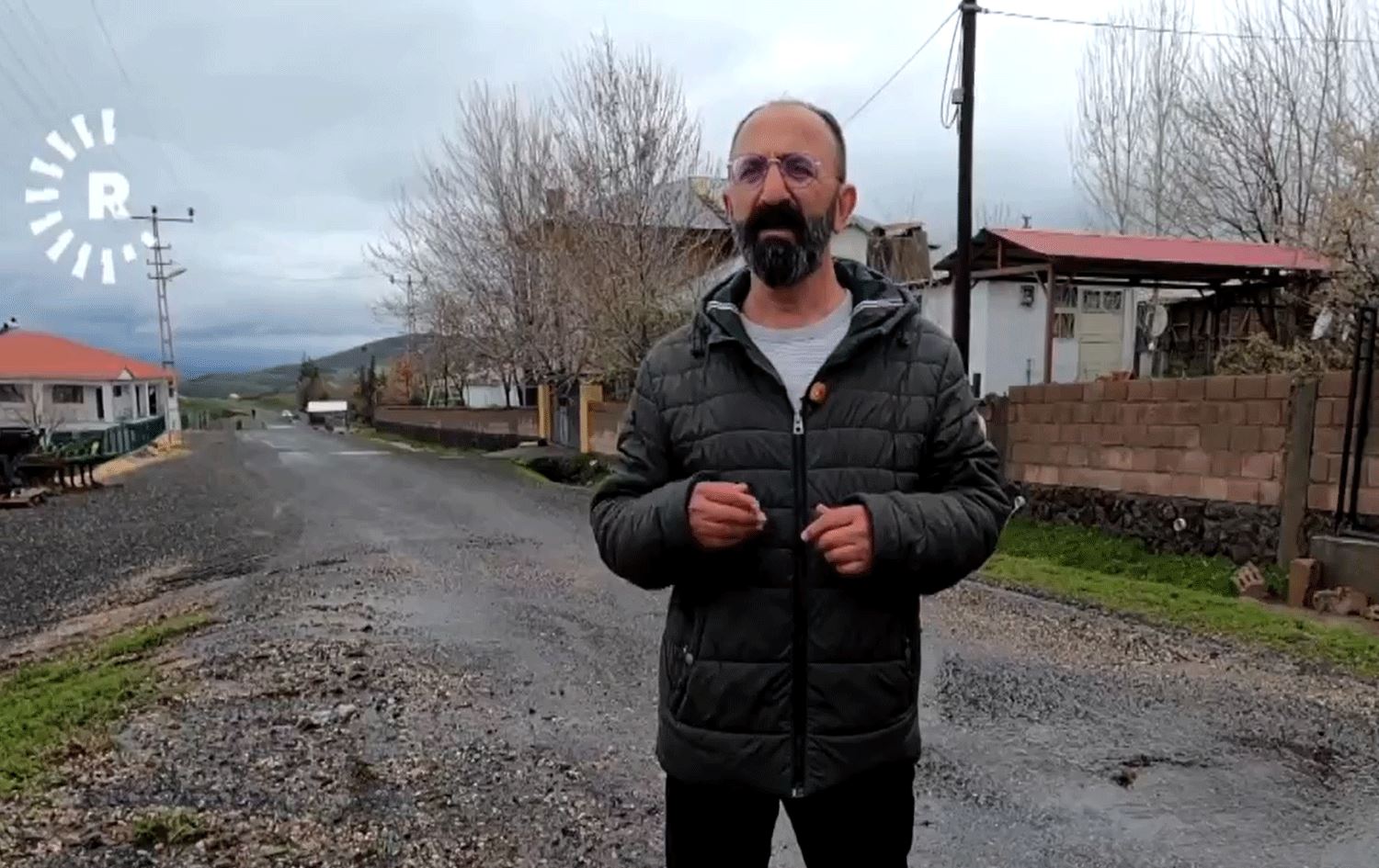 İçinde Kürdistan bayrağı olan haberi paylaşan öğretmene soruşturma