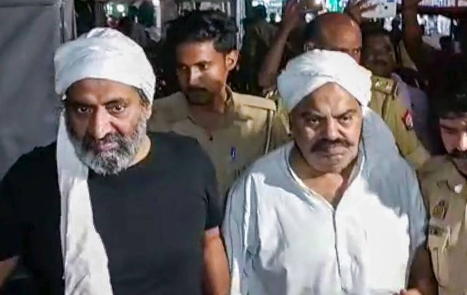 پەرلەمانتارێکی پێشووی هیندستان لە پەخشی راستەوخۆدا کوژرا